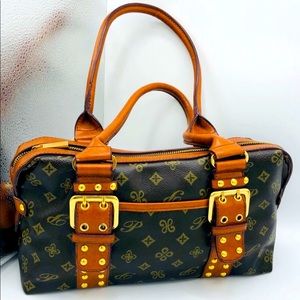 STUDDED ”LOOK -A-LOUIS “  PURSE